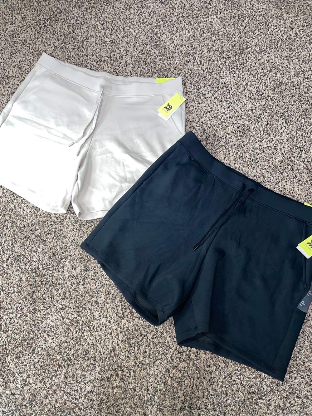 All In Motion Mens Active Casual Shorts Size XL Black & Stone NWT